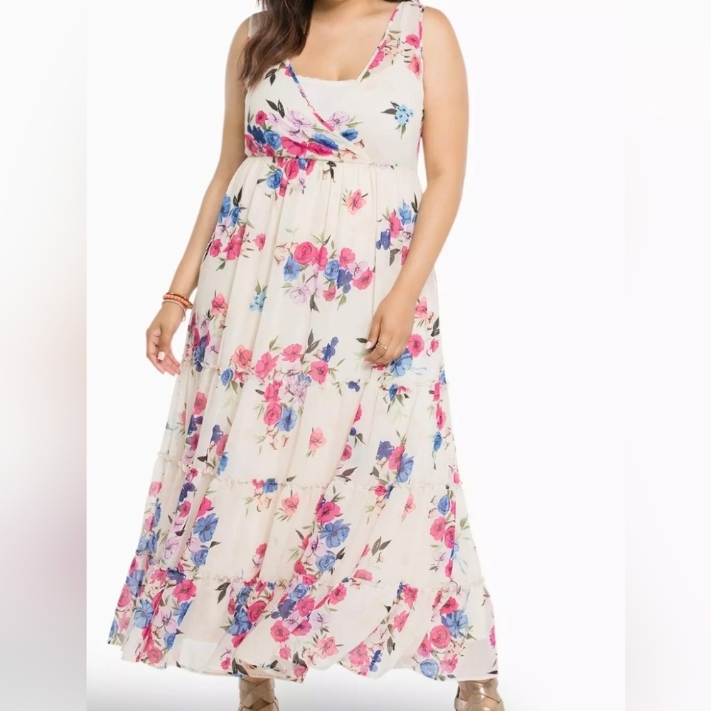 Torrid 🖤 Cream Floral Maxi Dress (#107)